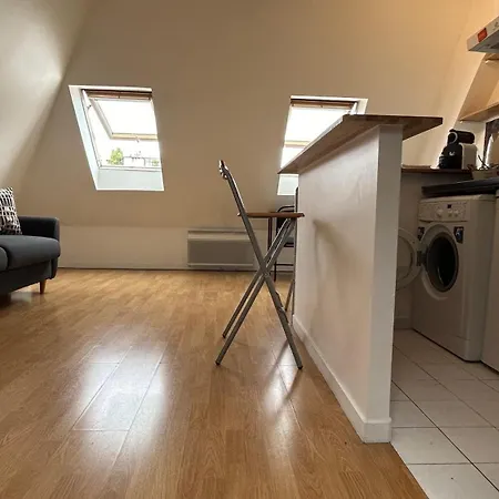 Apartment Porte Maillot Immeuble Haussmannien Neuilly-sur-Seine